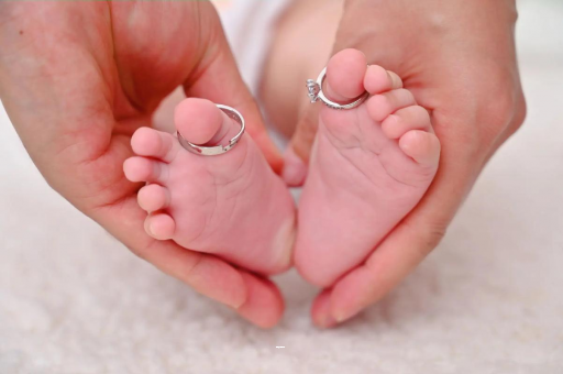 和田宝宝发烧退不下去 和田宝宝发烧退不下去